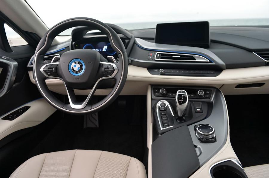  BMW i8 2014 года  (фото 147 из 180)